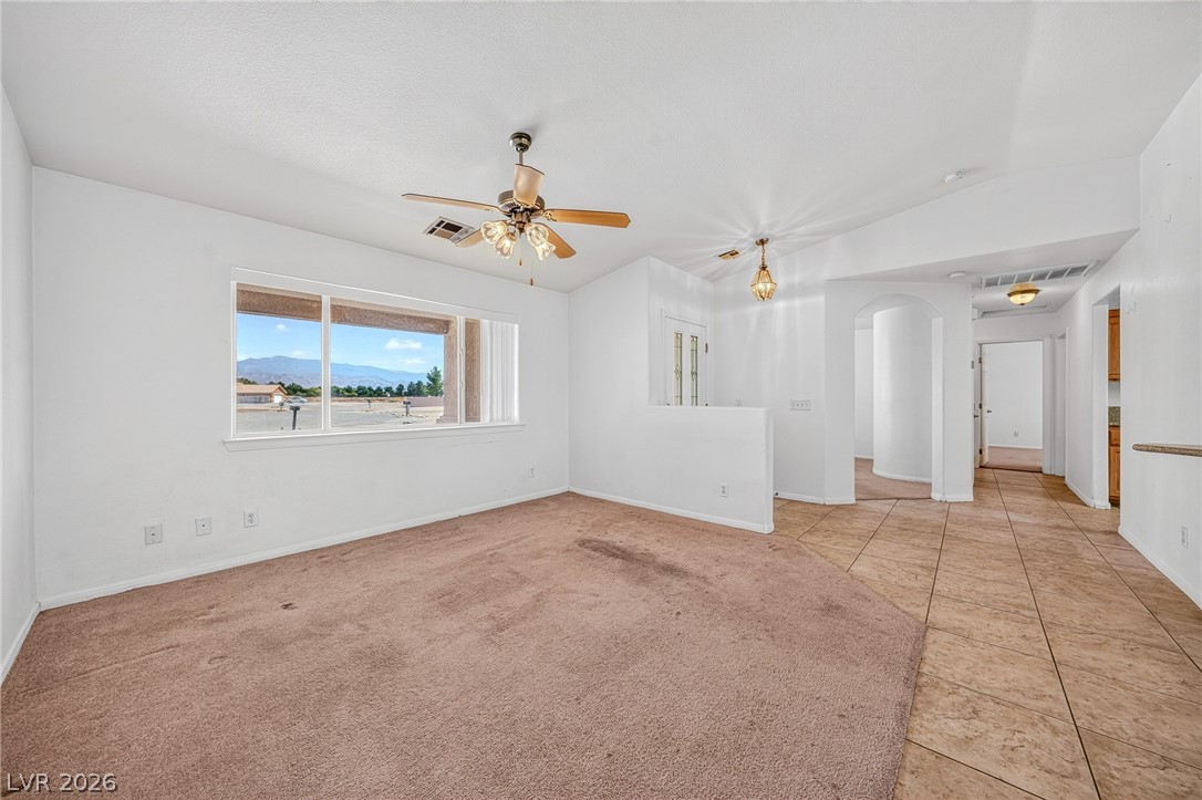 Photo 9 of 49, 2121 W Labrador Court