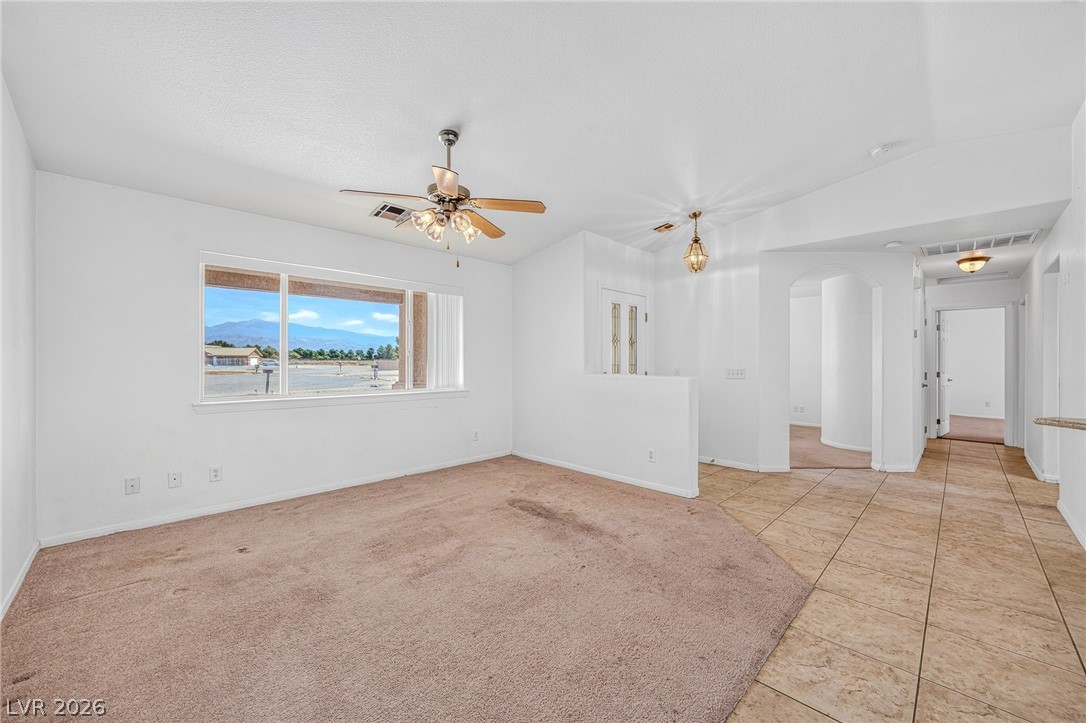 Photo 10 of 49, 2121 W Labrador Court