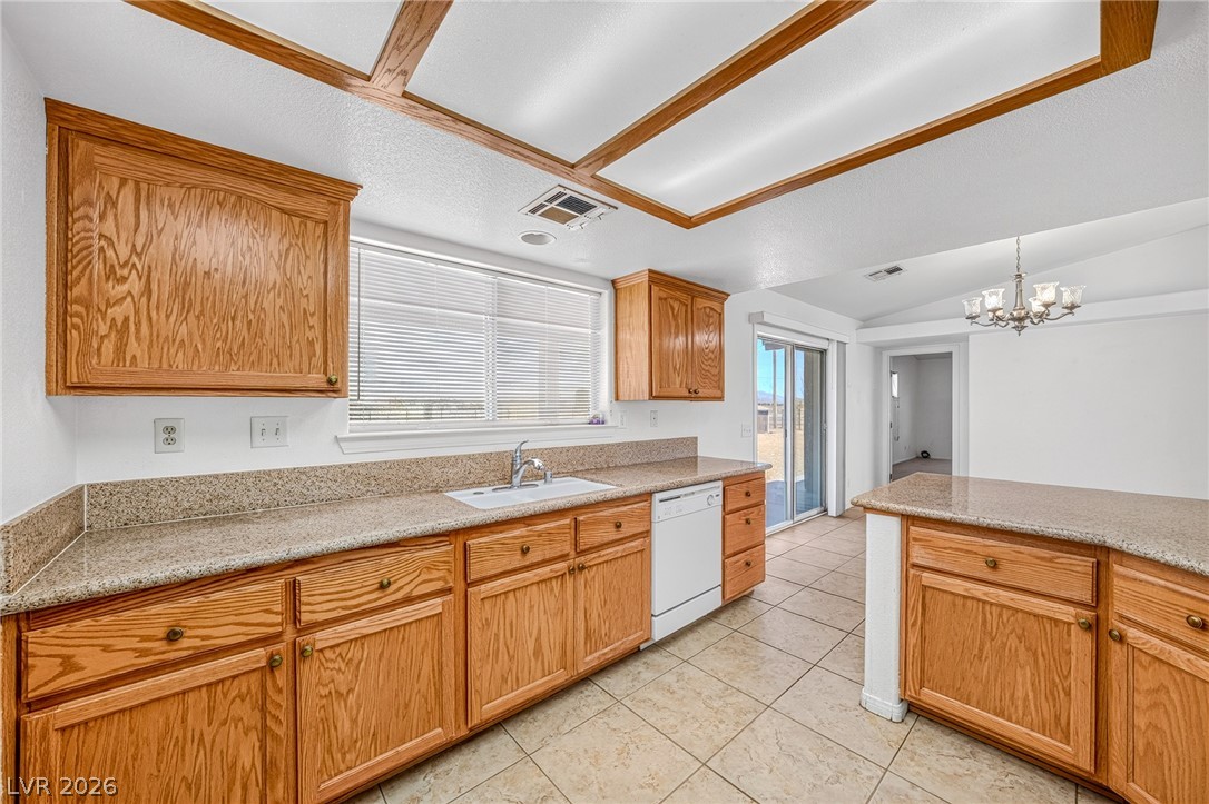 Photo 5 of 2121 W Labrador Court