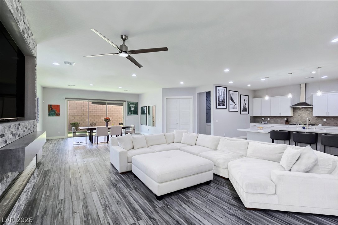 Photo 8 of 50, 351 Dandelion Brook Court