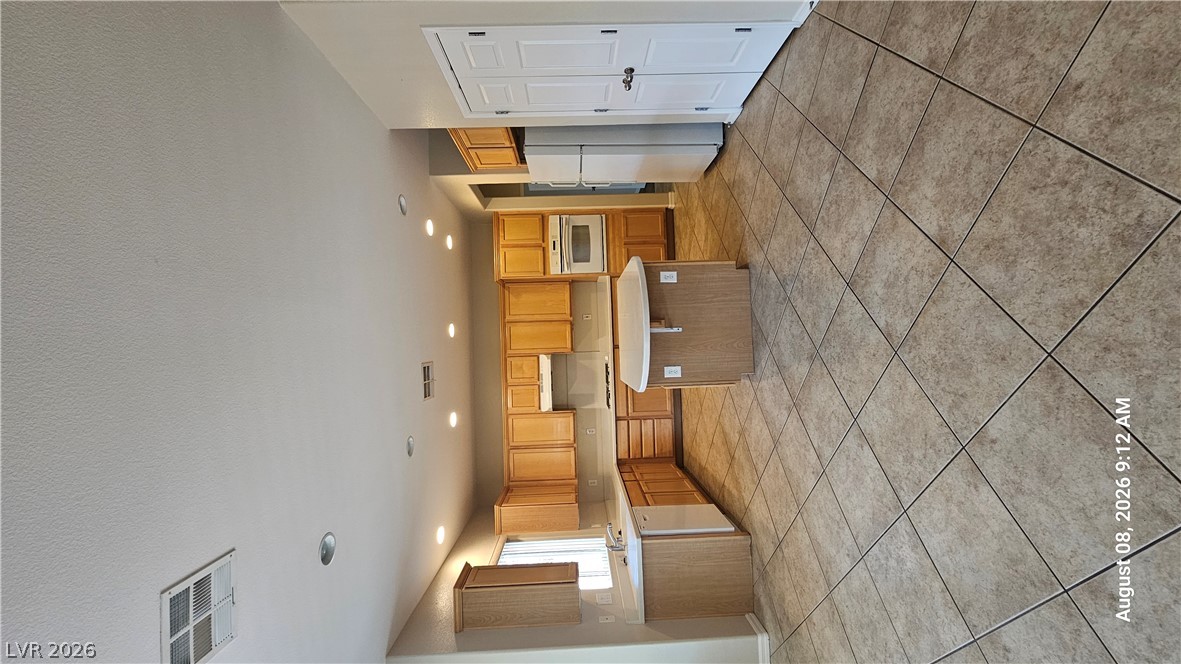 Photo 6 of 40, 7603 Kenwood Hills Court