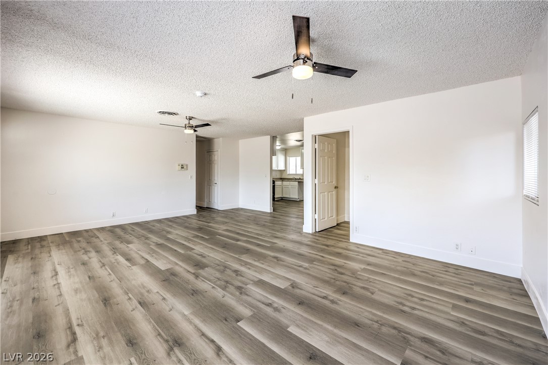 Photo 6 of 31, 4016 Briar Court