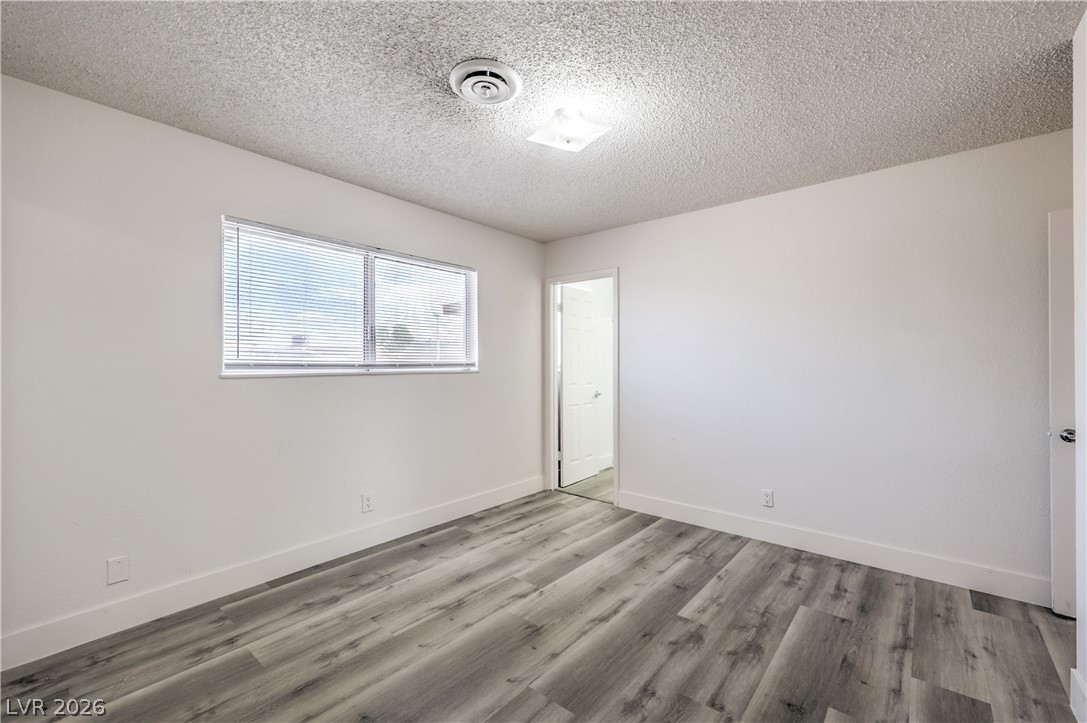 Photo 12 of 31, 4016 Briar Court