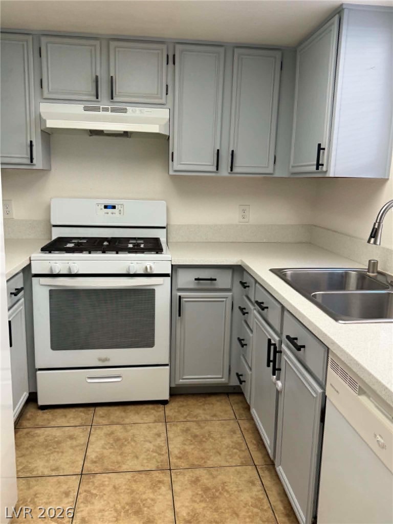 Photo 16 of 28, 215 N Lamb Boulevard #E