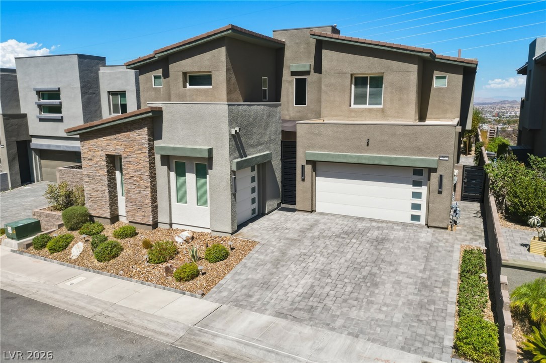 302 Shaded Canyon Drive, Henderson 89012