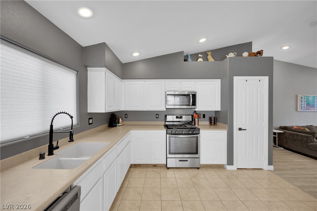 Photo 12 of 23, 9305 Cranesbill Court