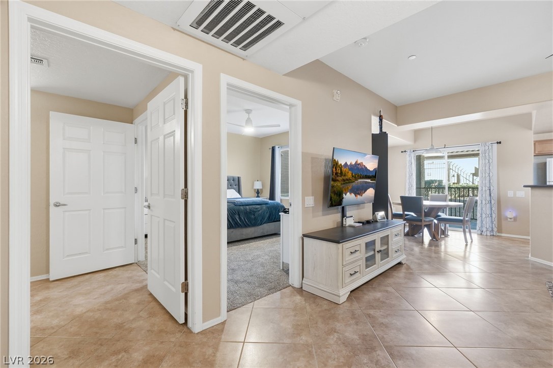 Photo 10 of 34, 6868 Sky Pointe Drive #1073