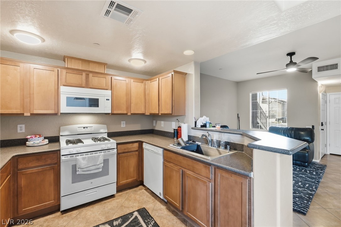 Photo 11 of 34, 6868 Sky Pointe Drive #1073