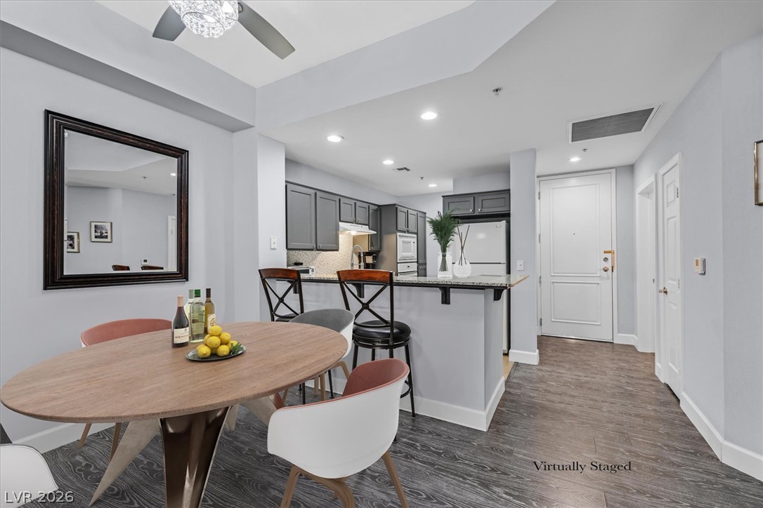 Photo 6 of 36, 59 E Agate Avenue #206