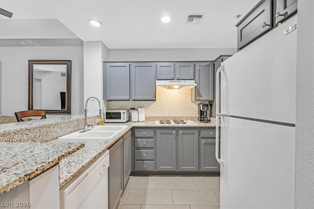 Photo 9 of 36, 59 E Agate Avenue #206