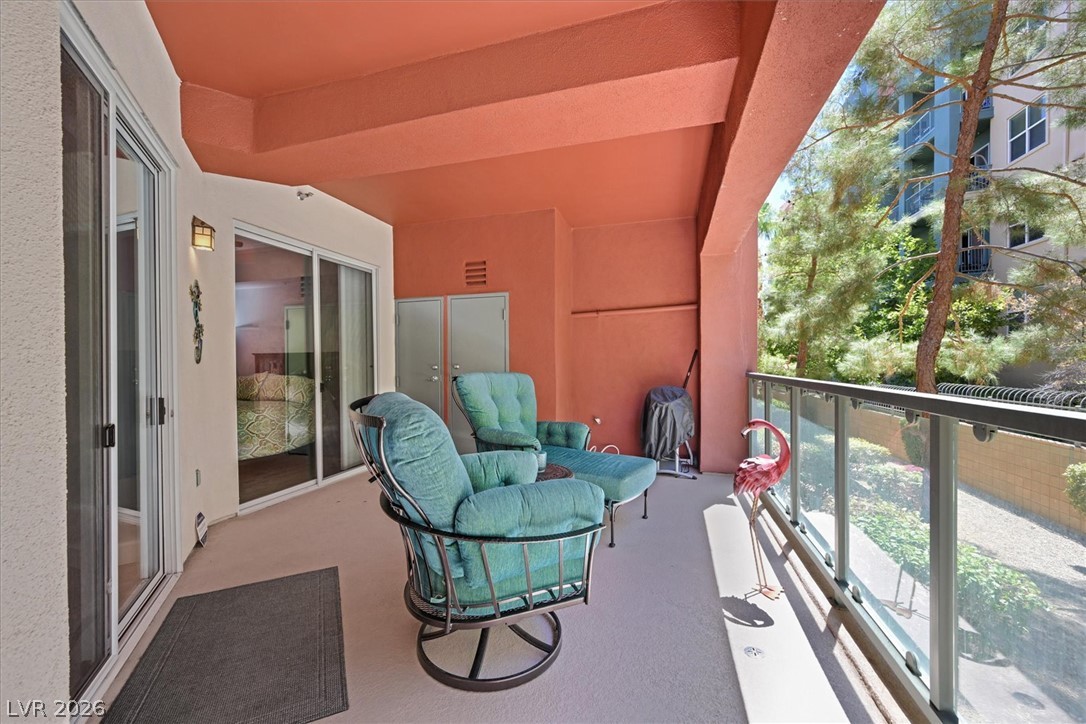 Photo 13 of 36, 59 E Agate Avenue #206