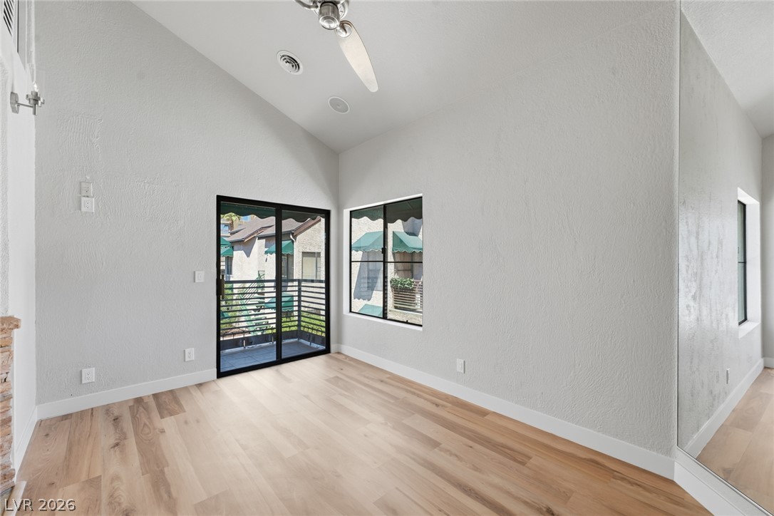 Photo 9 of 35, 440 Elm Drive #204