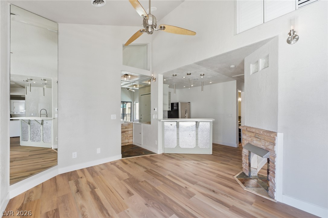 Photo 4 of 440 Elm Drive #204