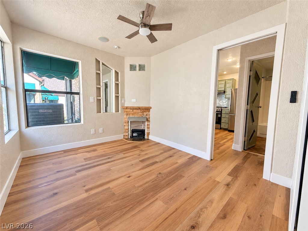 Photo 17 of 35, 440 Elm Drive #204