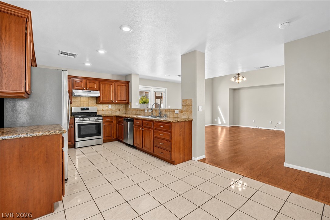 Photo 7 of 35, 5883 Glory Canyon Way