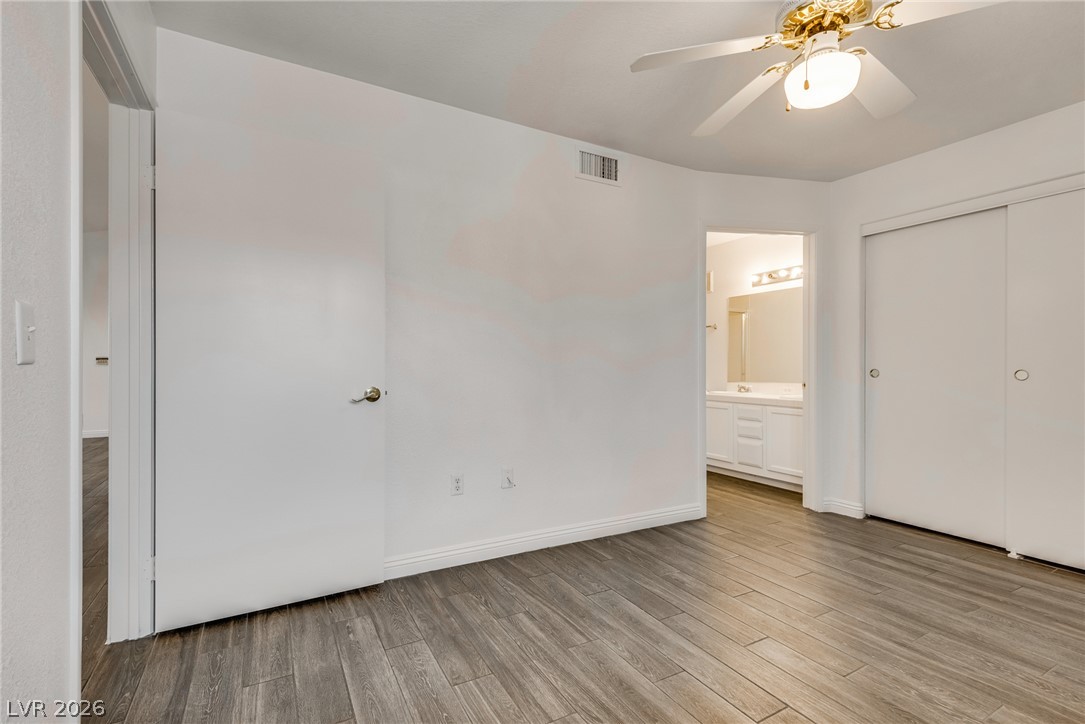 Photo 13 of 26, 7950 W Flamingo Road #2052