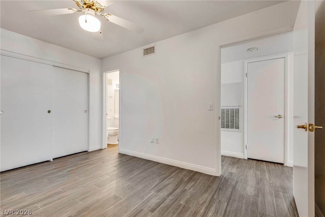 Photo 17 of 26, 7950 W Flamingo Road #2052