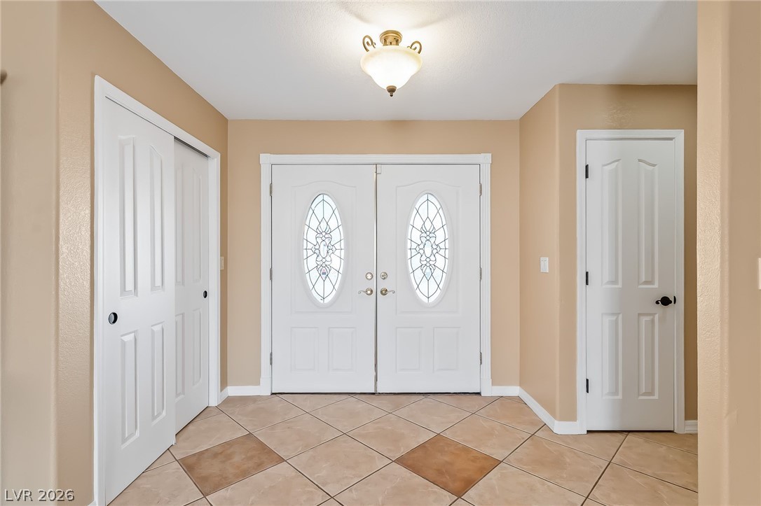 Photo 3 of 2063 Avalon Drive