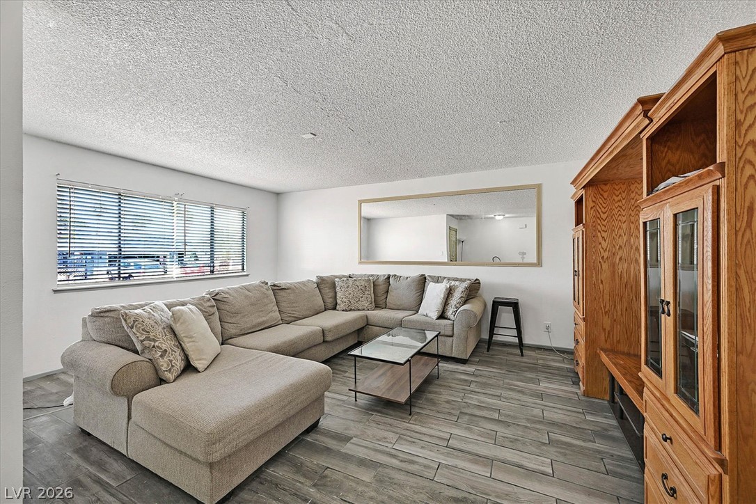 Photo 10 of 25, 4301 El Esteban Way