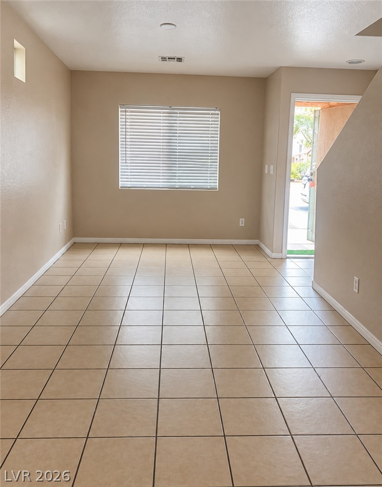 Photo 3 of 5279 Shreve Avenue