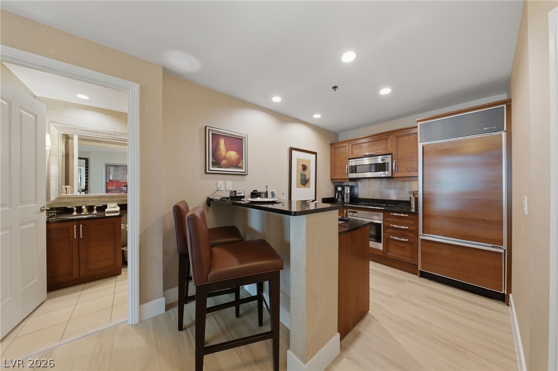 Photo 8 of 49, 135 E Harmon Avenue #2721