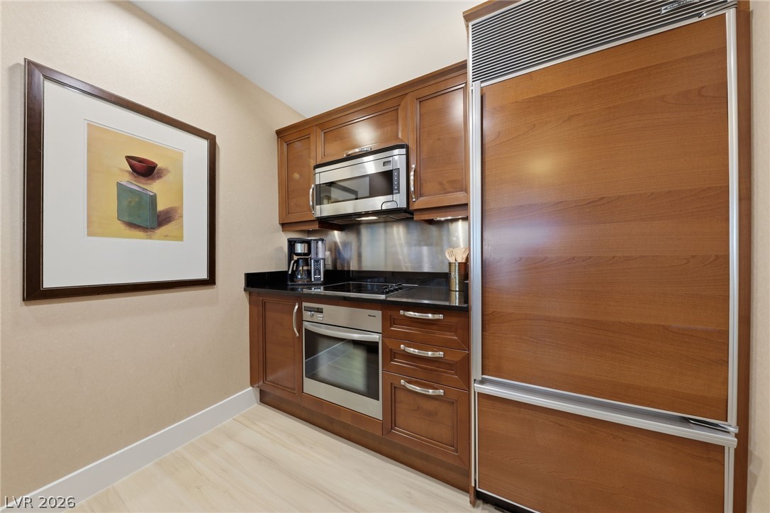 Photo 9 of 49, 135 E Harmon Avenue #2721