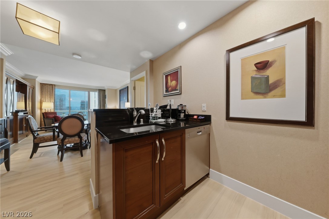 Photo 10 of 49, 135 E Harmon Avenue #2721