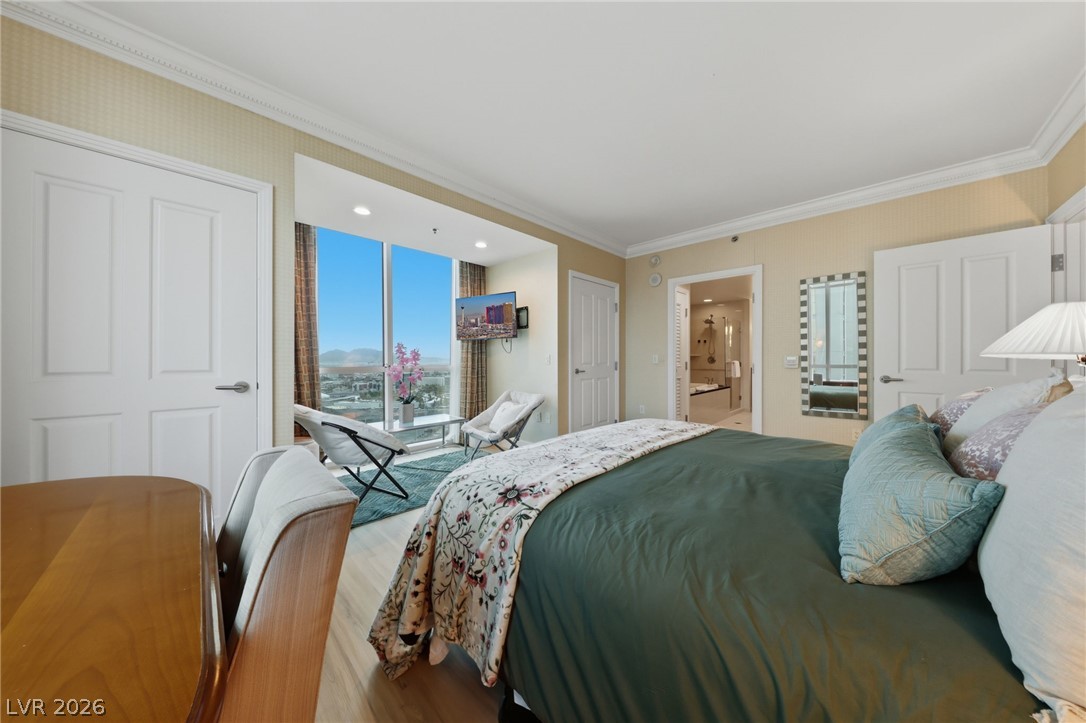 Photo 17 of 49, 135 E Harmon Avenue #2721