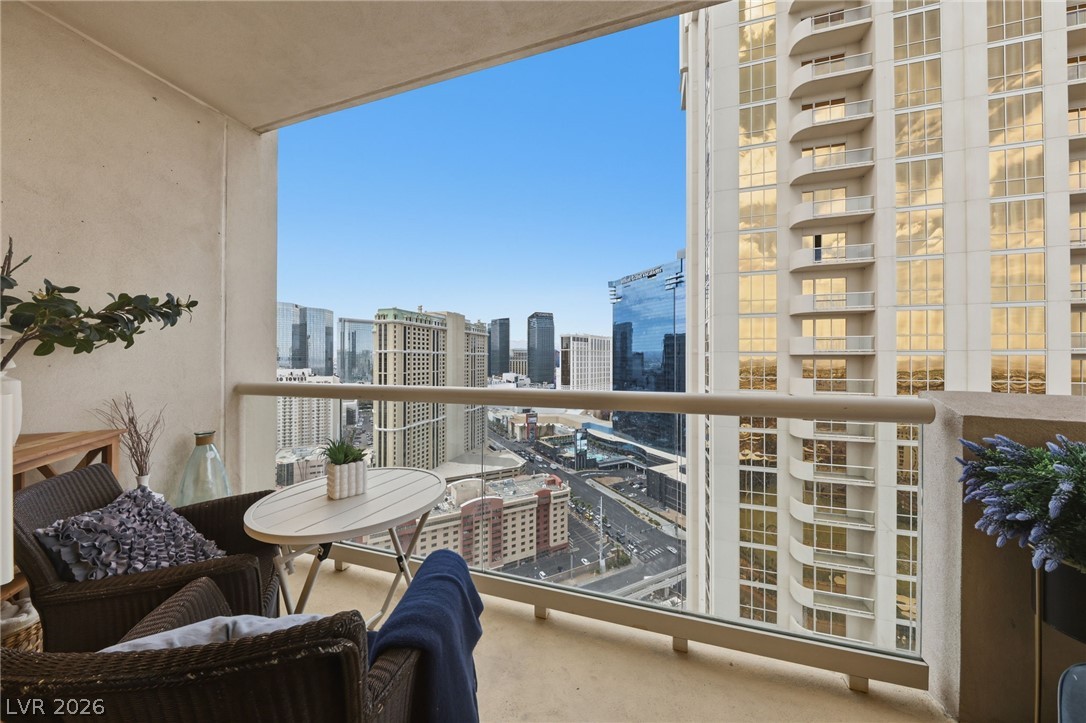 Photo 19 of 49, 135 E Harmon Avenue #2721