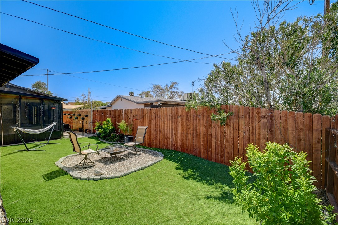Photo 4 of 1102 Arapaho Way