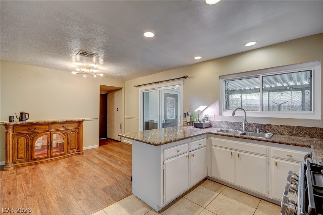Photo 10 of 46, 1102 Arapaho Way