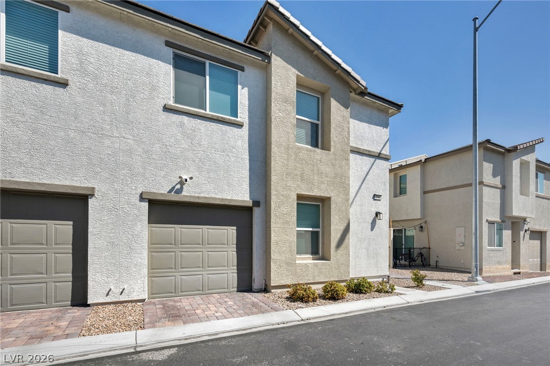 Photo 6 of 39, 2742 Champagne Gold Avenue