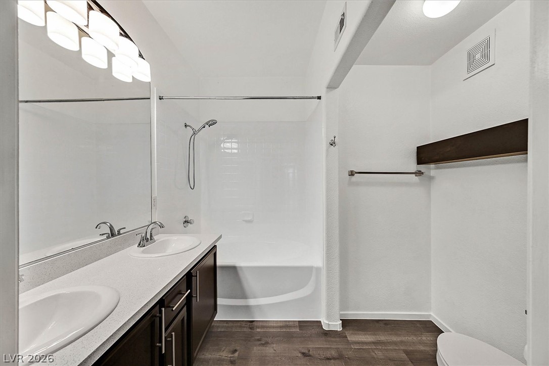 Photo 15 of 25, 1513 Truett Street #104