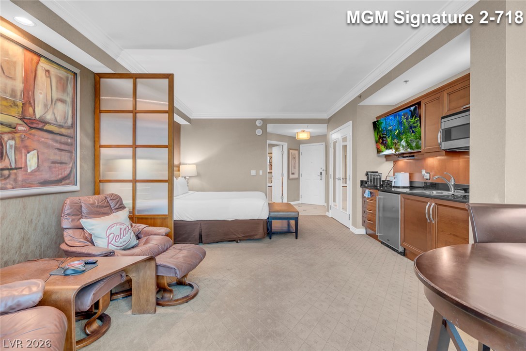 Photo 17 of 41, 135 E Harmon Avenue #218