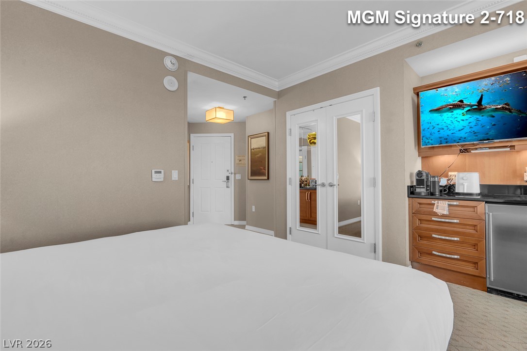 Photo 23 of 41, 135 E Harmon Avenue #218