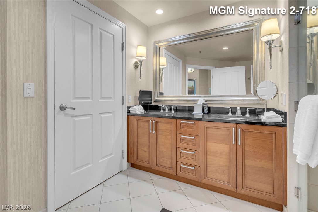 Photo 32 of 41, 135 E Harmon Avenue #218