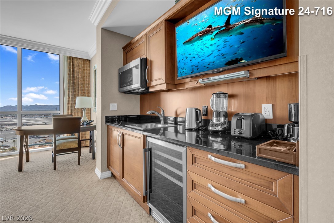 Photo 11 of 50, 135 E Harmon Avenue #2416