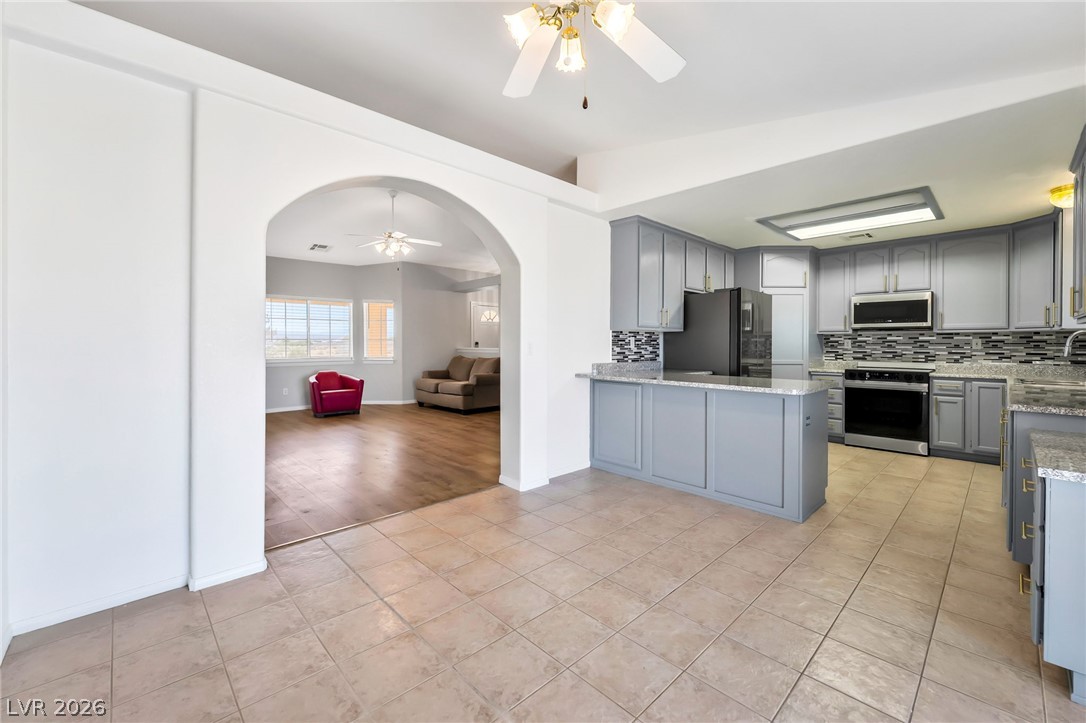 Photo 10 of 33, 2620 Sagebrush Avenue