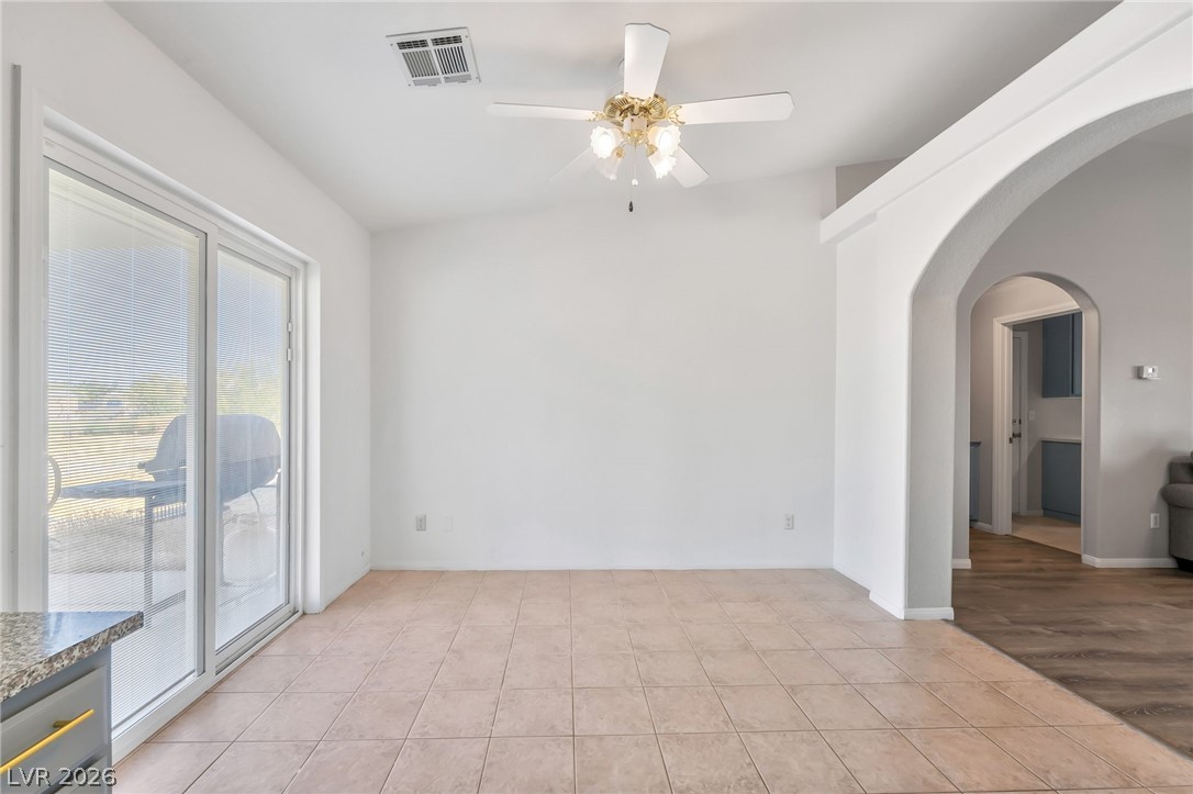 Photo 11 of 33, 2620 Sagebrush Avenue
