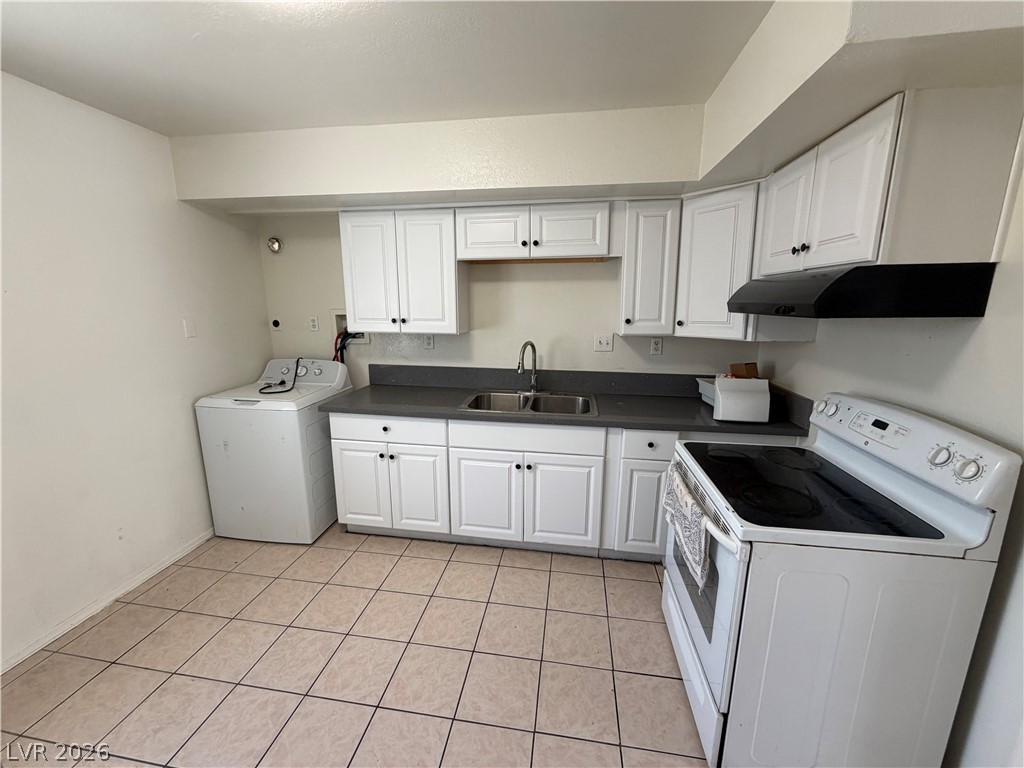 Photo 5 of 425 E Merlayne Drive