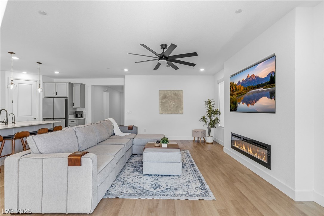Photo 7 of 40, 6490 Sandero Springs Street