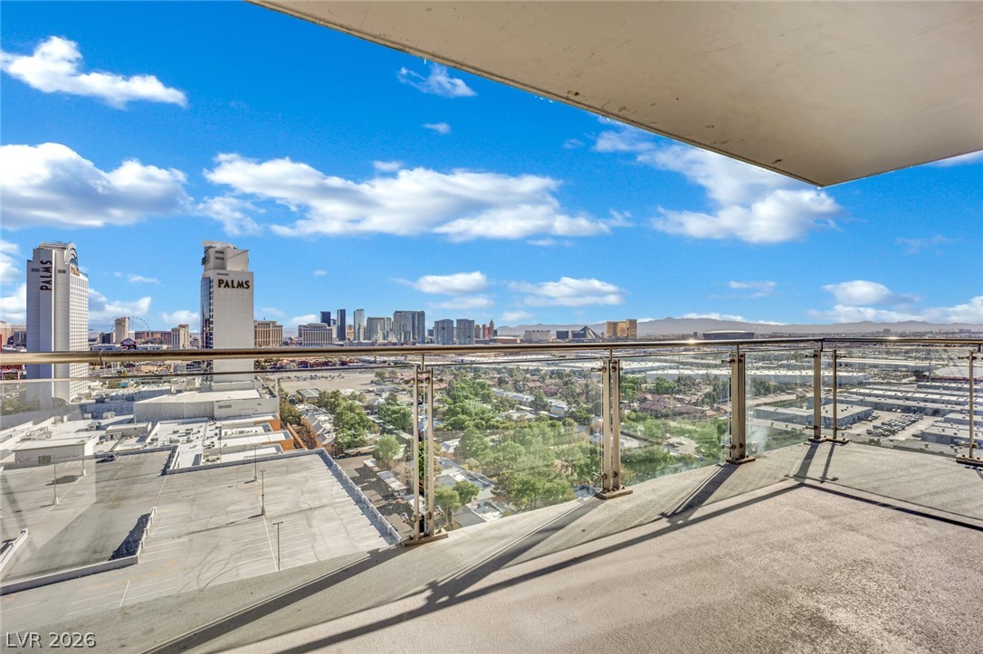 Photo 27 of 71, 4381 W Flamingo Road #2022