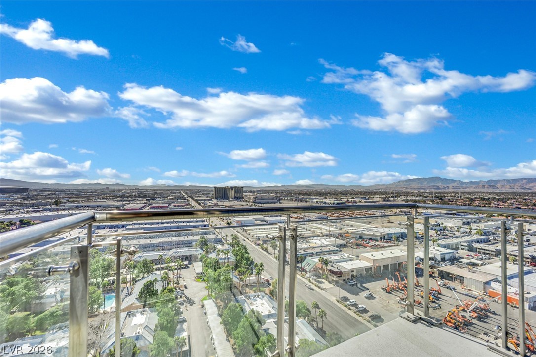Photo 37 of 71, 4381 W Flamingo Road #2022