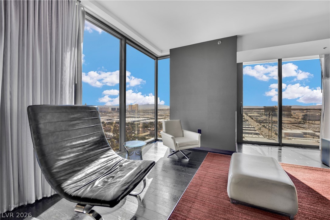 Photo 14 of 71, 4381 W Flamingo Road #2022