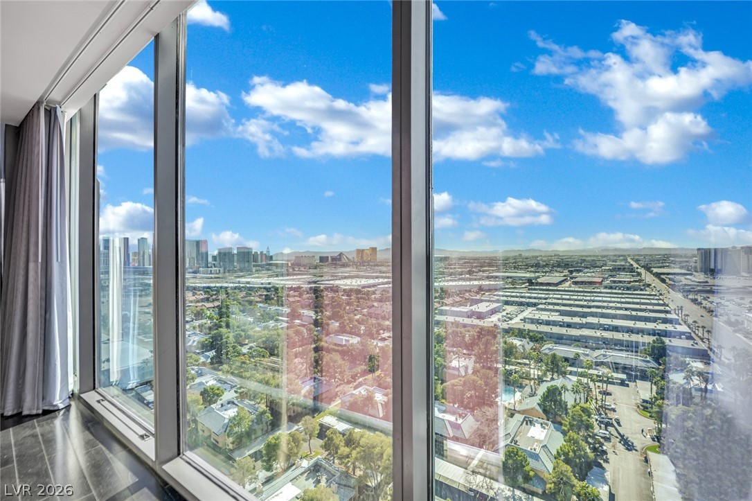 Photo 26 of 71, 4381 W Flamingo Road #2022