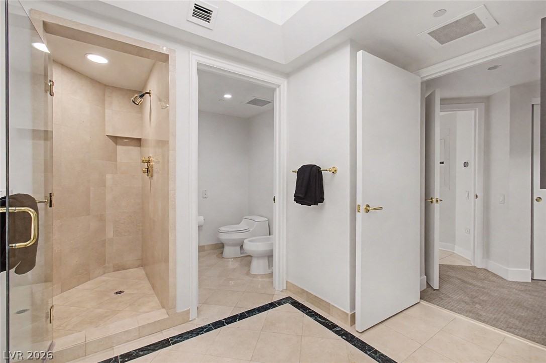 Photo 18 of 21, 2877 Paradise Road #906