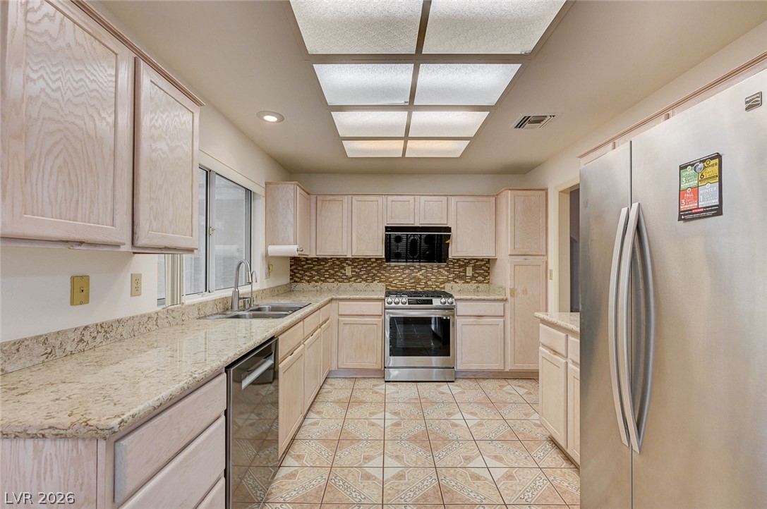 Photo 23 of 78, 2925 Dry Ridge Court