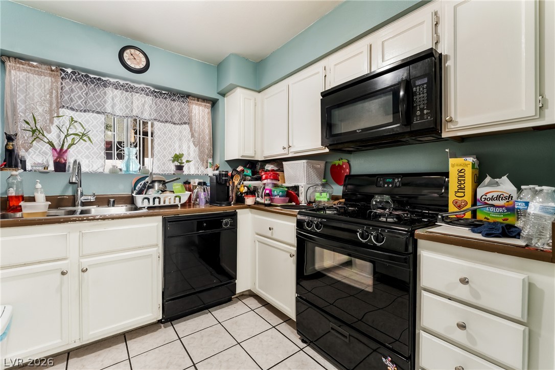Photo 6 of 18, 5336 Hollow Brook Avenue