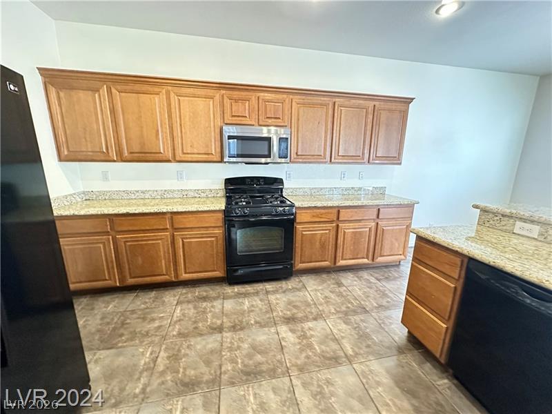 Photo 9 of 40, 545 NEWBERRY SPRINGS Drive