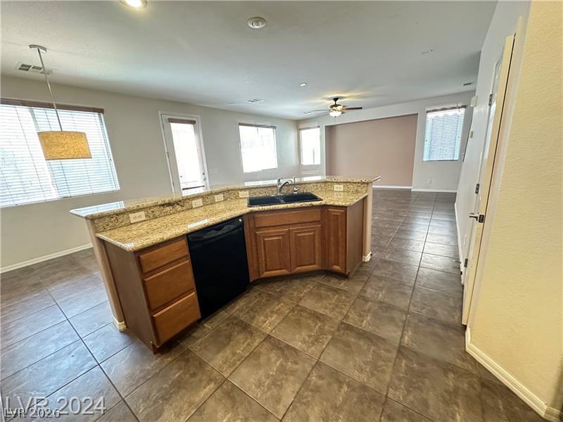 Photo 10 of 40, 545 NEWBERRY SPRINGS Drive